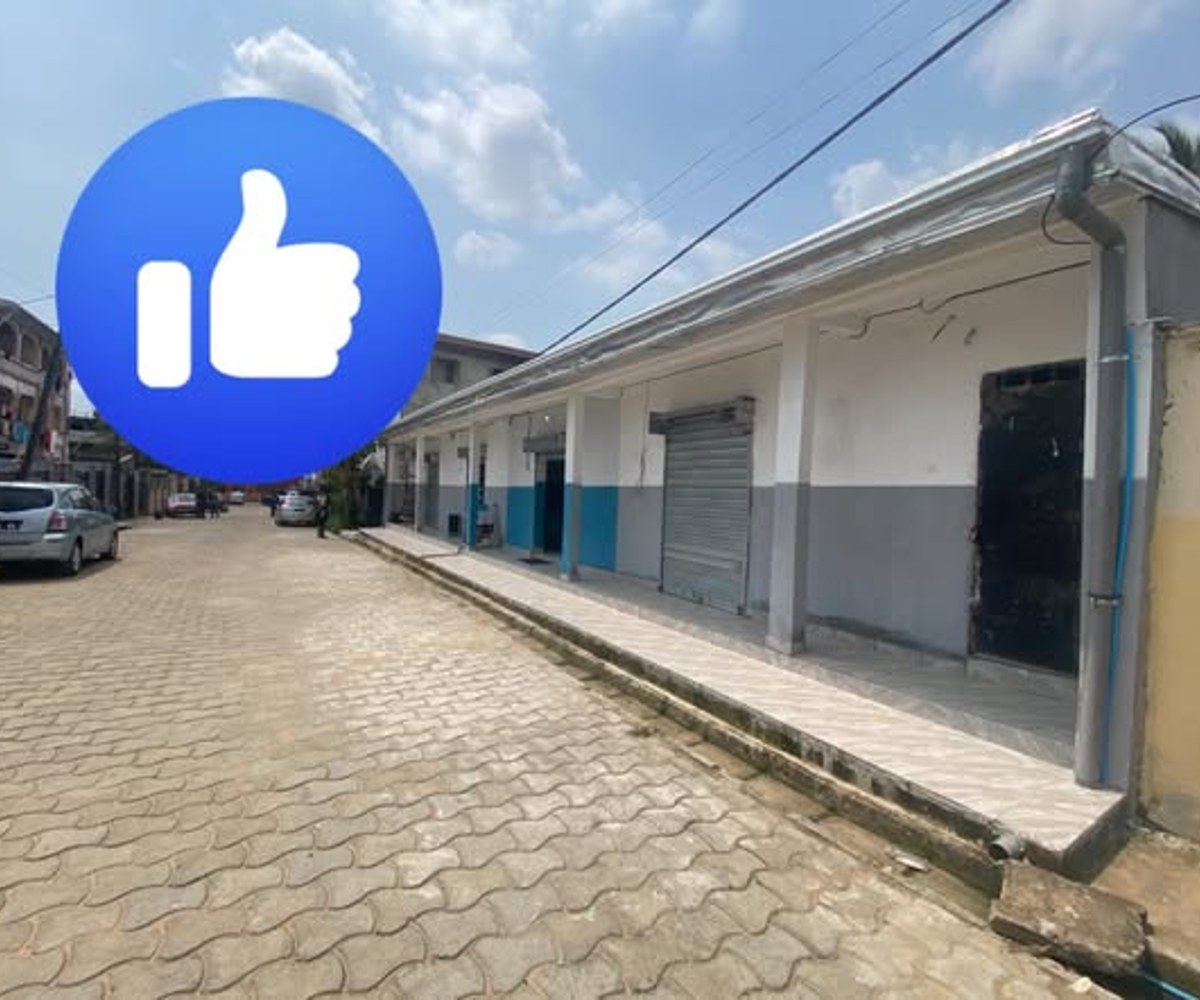 2 boutiques à louer à Bonamoussadi