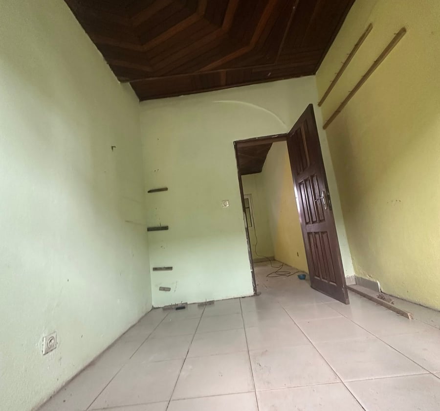 Studio moderne 4 pièces à PK14 Douala