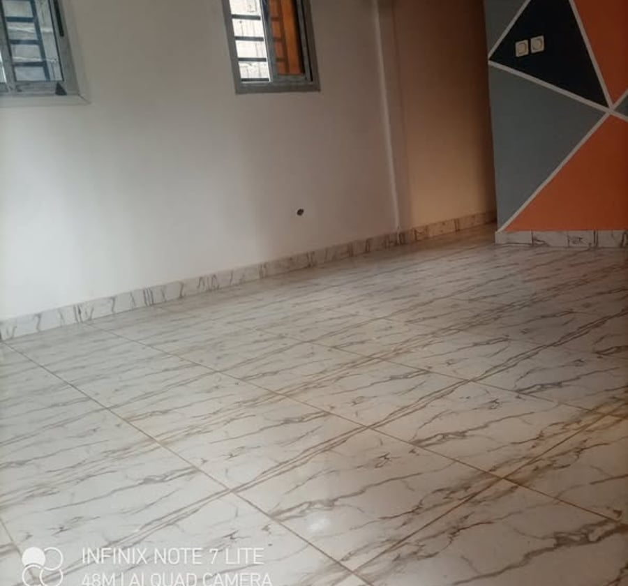 Appartement moderne à louer à Odza