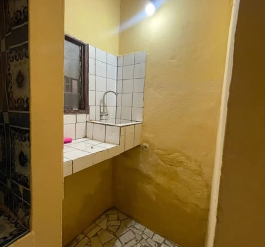 Chambre moderne à louer – Ngoa-Ekele, Yaoundé