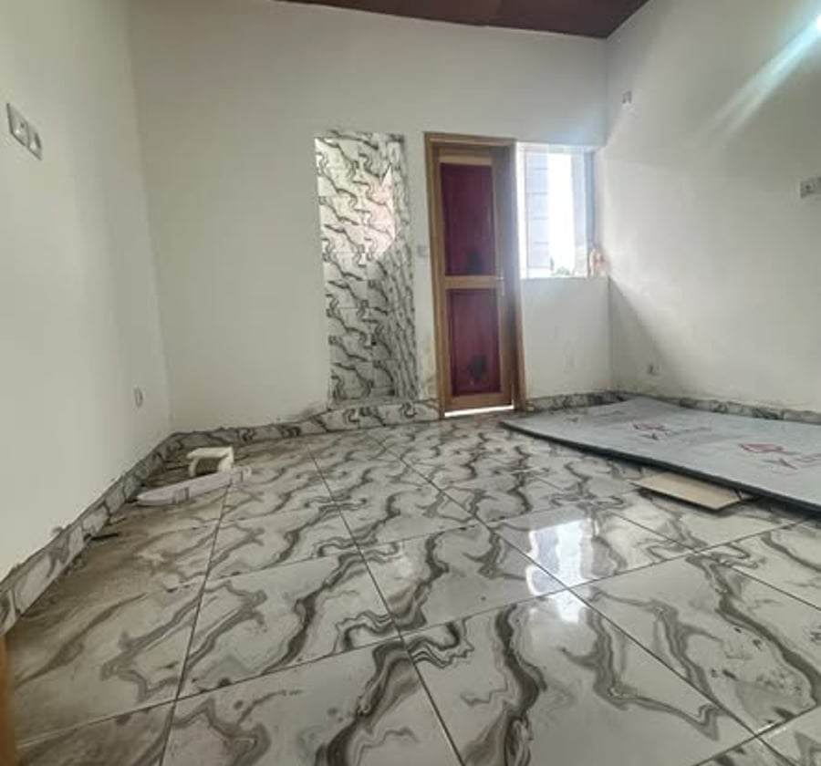 Chambre moderne 3 pièces à PK15 Douala