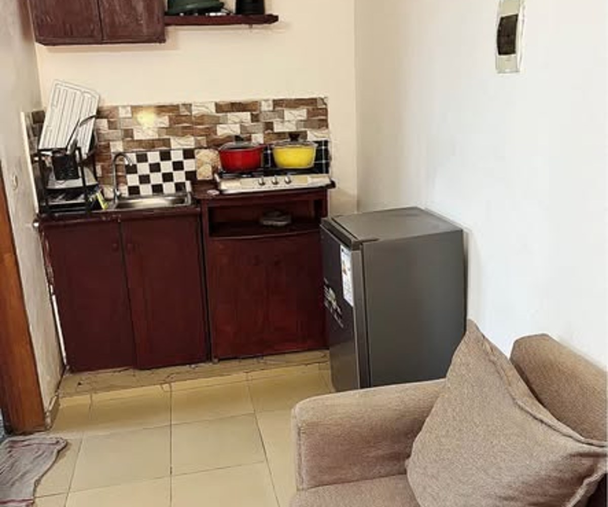 Chambre moderne à Ndogbong, entrée ENSET