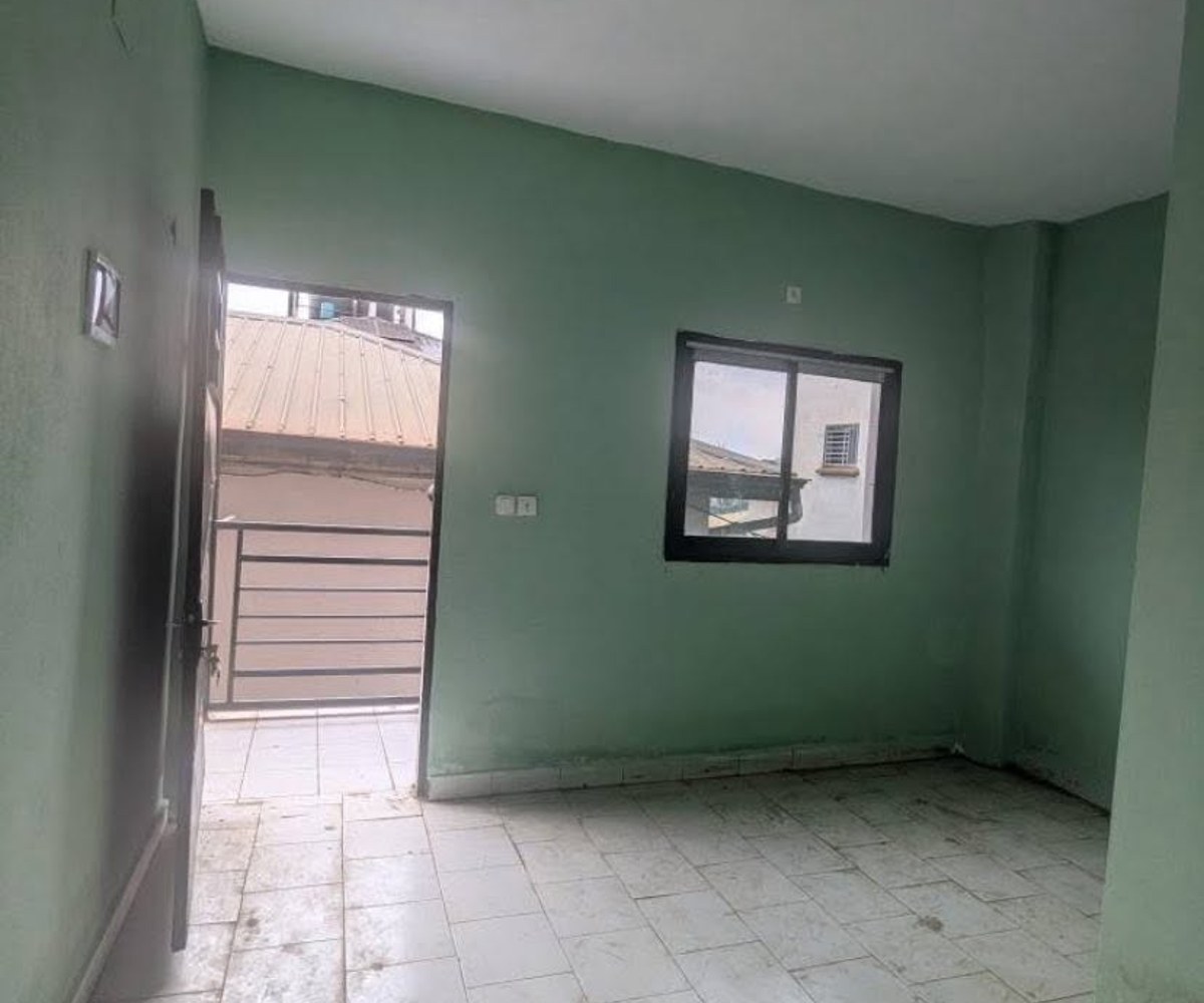 Chambre moderne à Odza petit marché - 30 000 XAF/mois