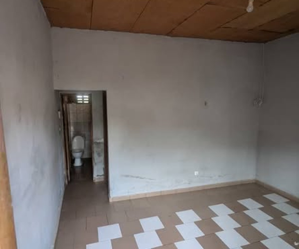 Studio moderne 4 pièces à Nkolfoulou