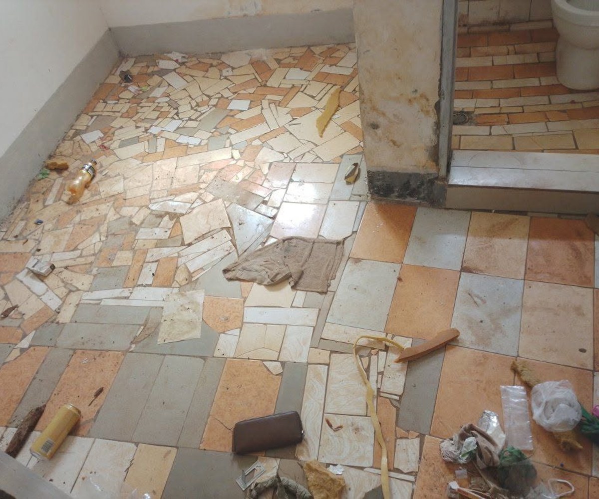 Chambre moderne deux pièces à Emombo