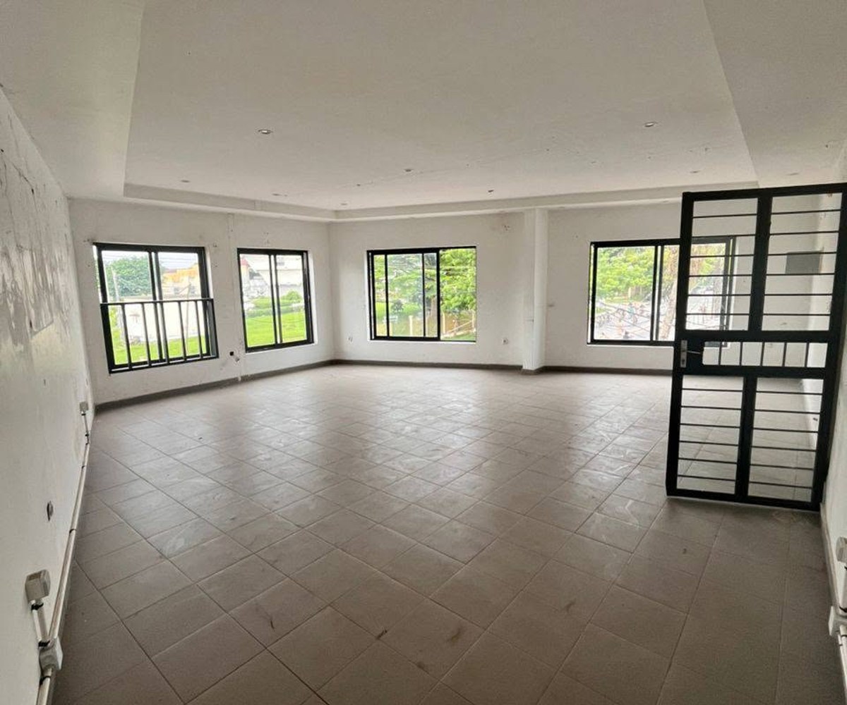 Locaux commerciaux à louer – Ange Raphaël, Douala