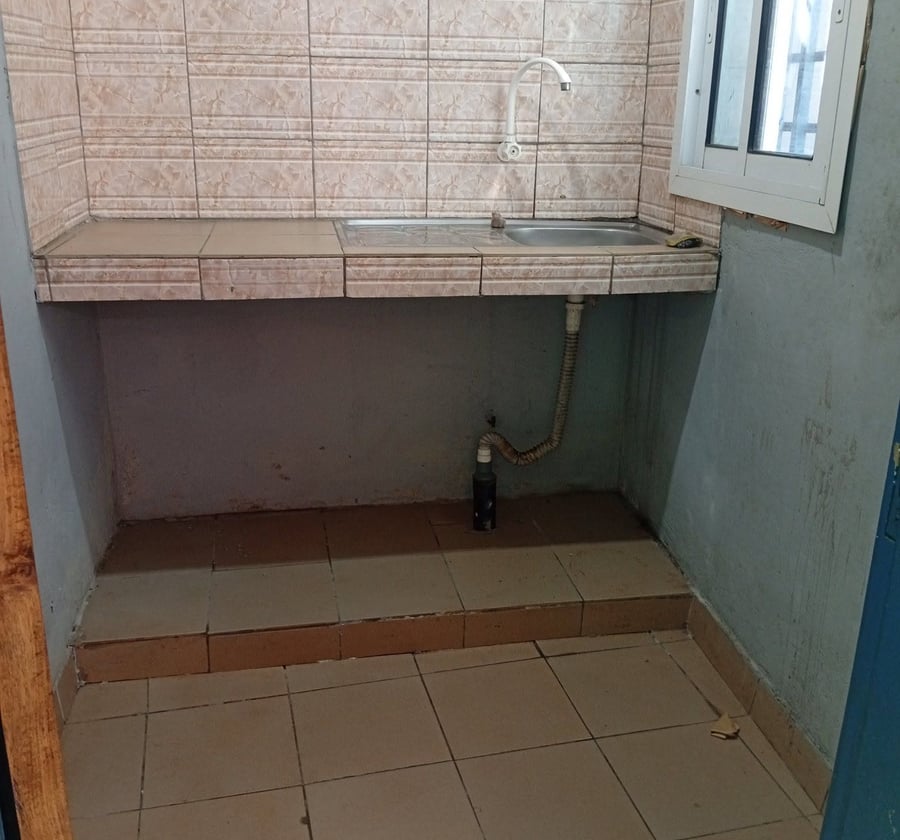 Studio moderne à louer au PK12 Douala
