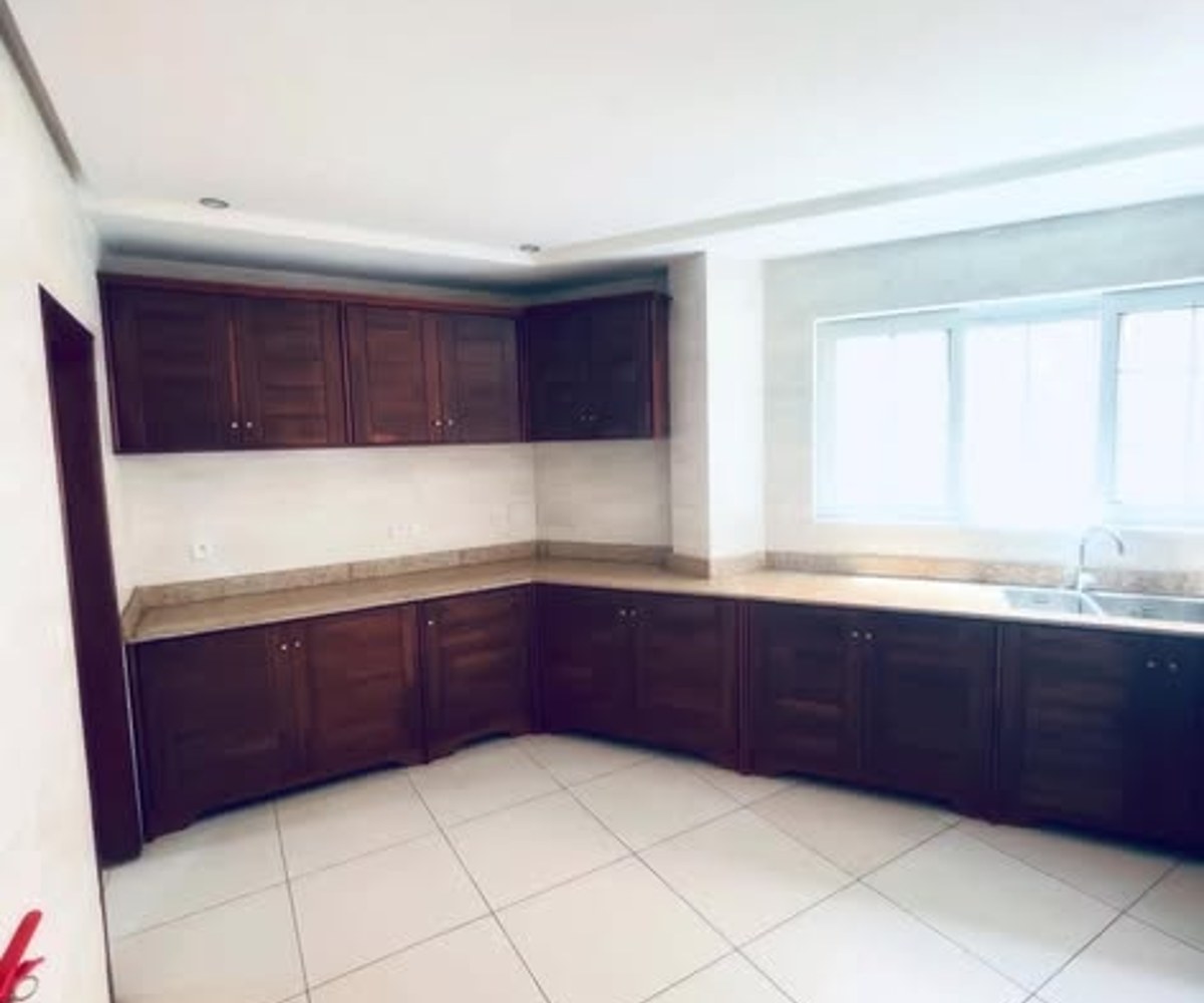 Appartement haut standing à louer à Bastos