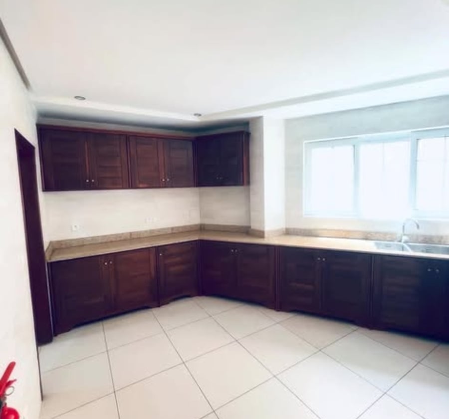Appartement haut standing à louer à Bastos