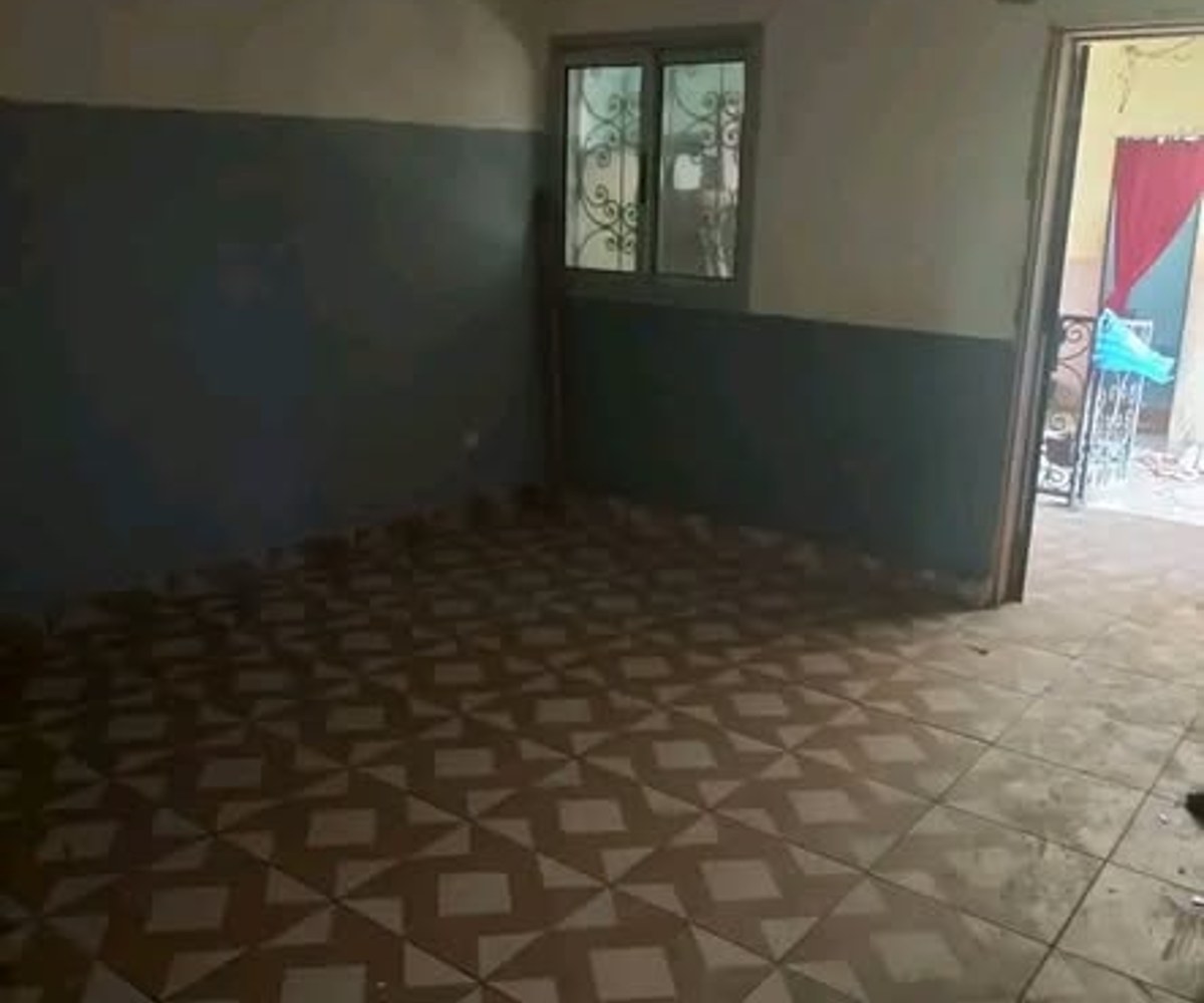 Appartement moderne à louer Awae Escalier