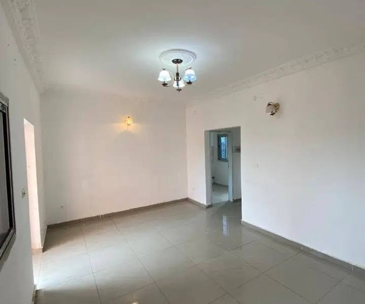 Grand studio moderne à louer à Ahala
