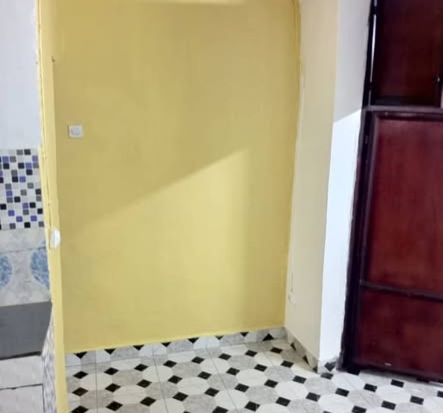 Chambre moderne à Bonapriso avec climatisation
