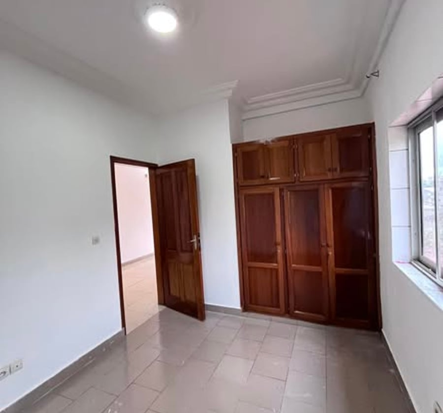 Studio moderne à louer à Olembe, Yaoundé