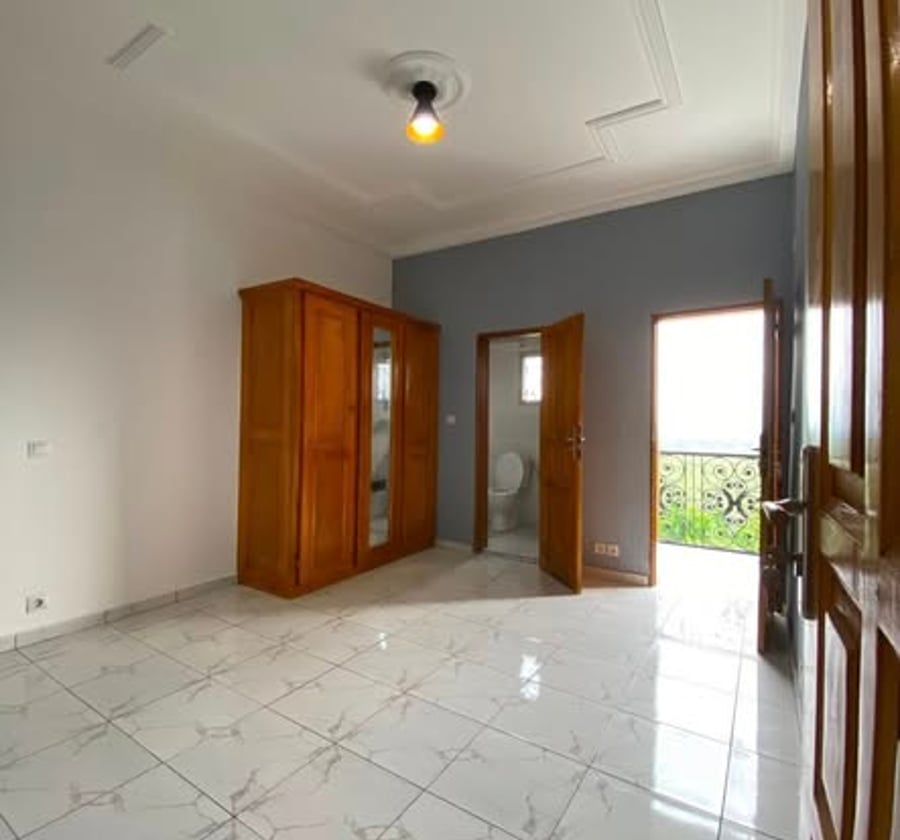 Appartement de 2 chambres à Bangue, Douala