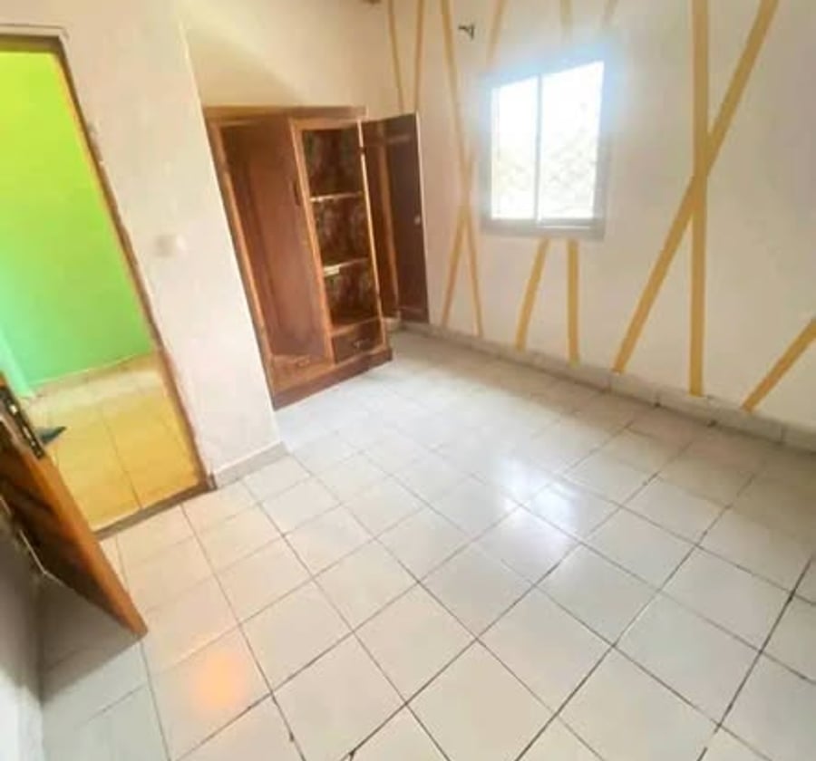Studio à louer - Makepe BM - Douala