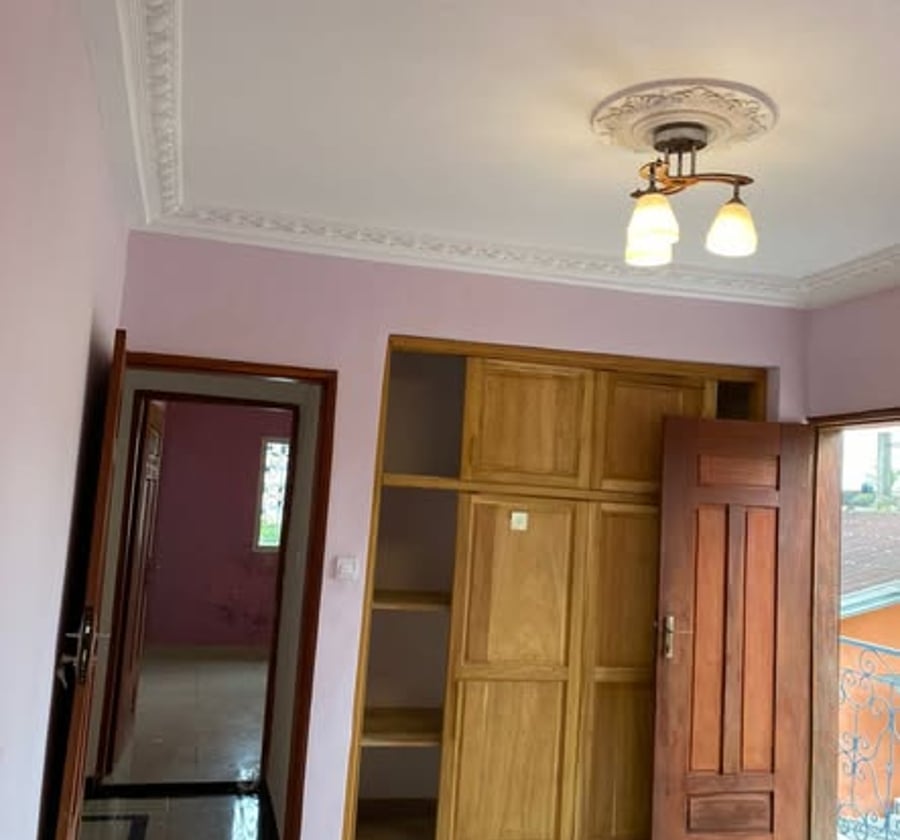 Studio moderne hyper spacieux et propre - Bonapriso, Douala