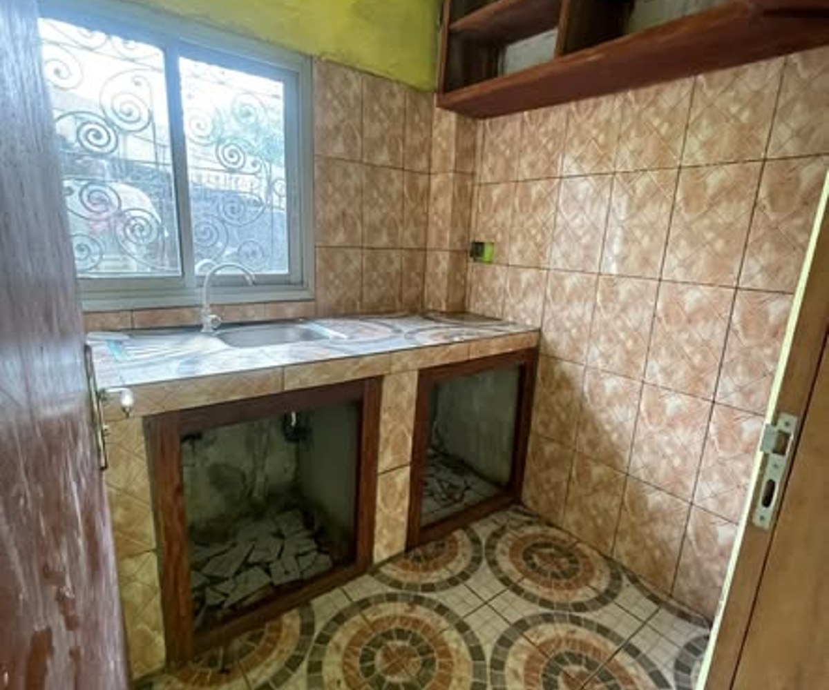 Studio moderne à Beedi