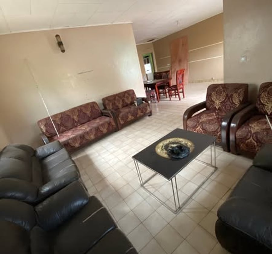 Appartement à louer - Titi Garage, Yaoundé - 3 chambres