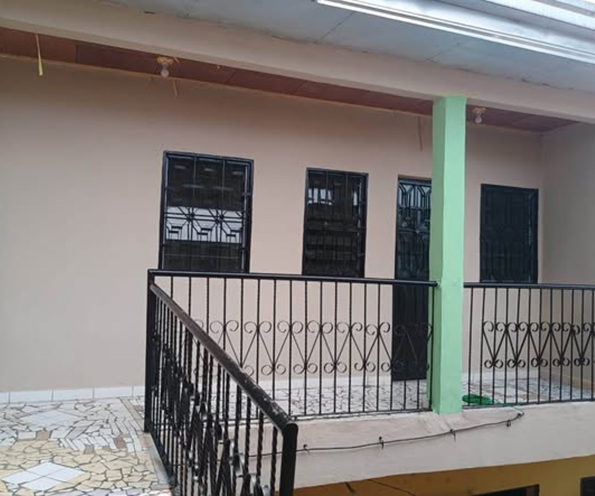 Studio moderne à PK12, Entrée Baobab