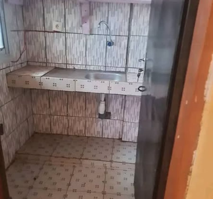 Studio moderne à louer à Oyom Abang