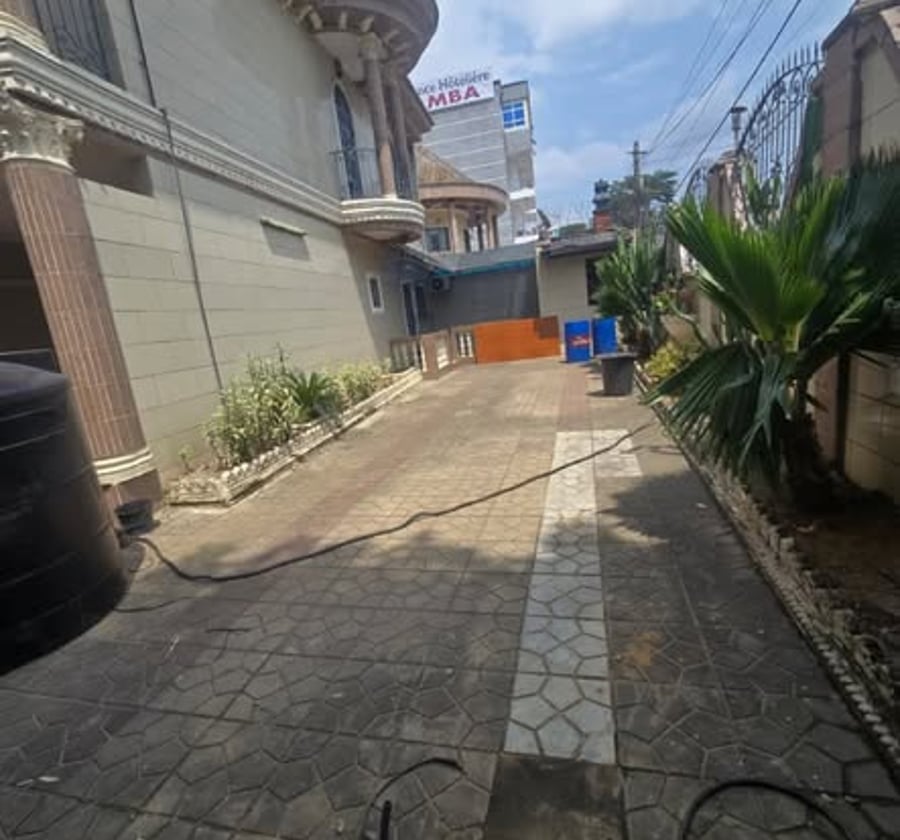 Duplex Haut Standing à Louer à Bonamoussadi