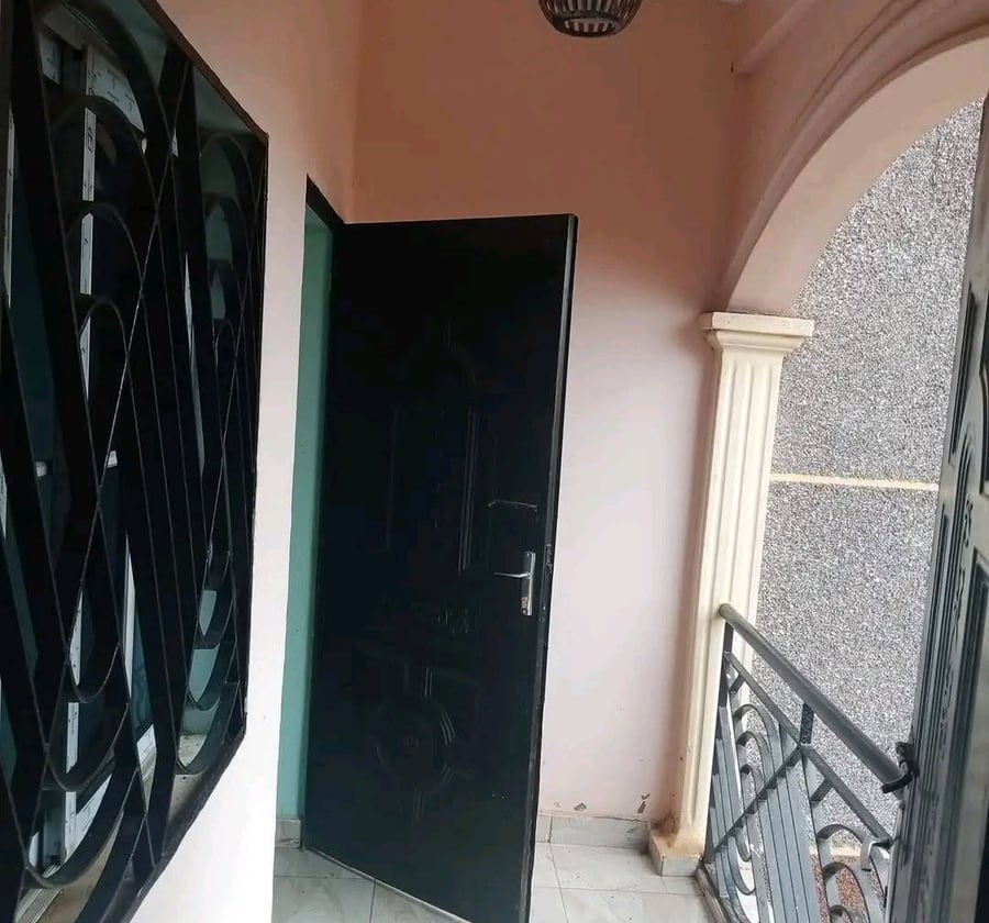 Studio moderne haut standing à louer à Nkolbisson Lycée Technique