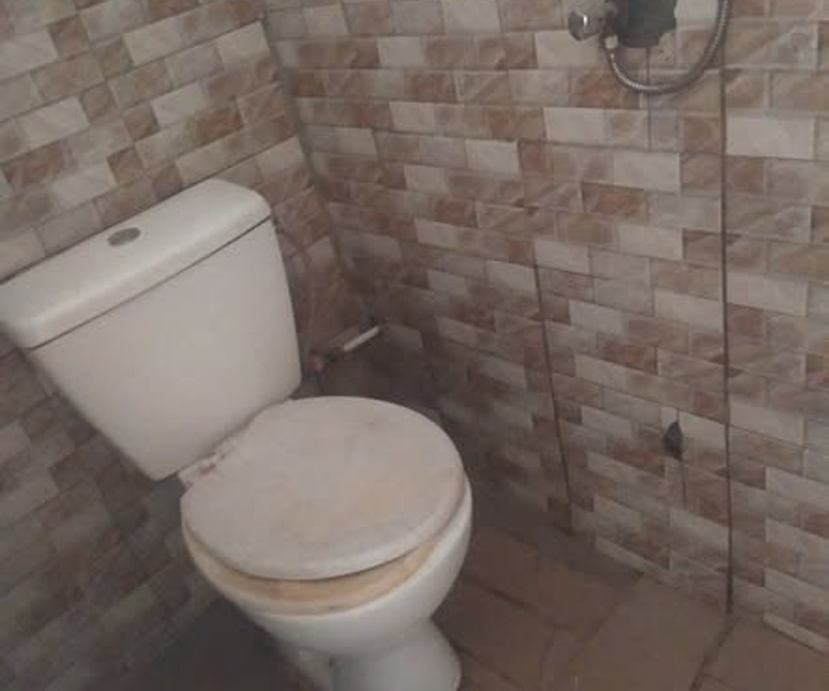 Chambre moderne dans la barrière à Emana Tradex