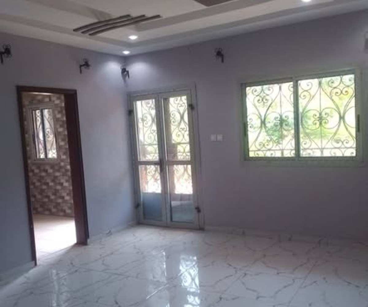Appartement 3 chambres à Nomayos - 90 000 FCFA/mois