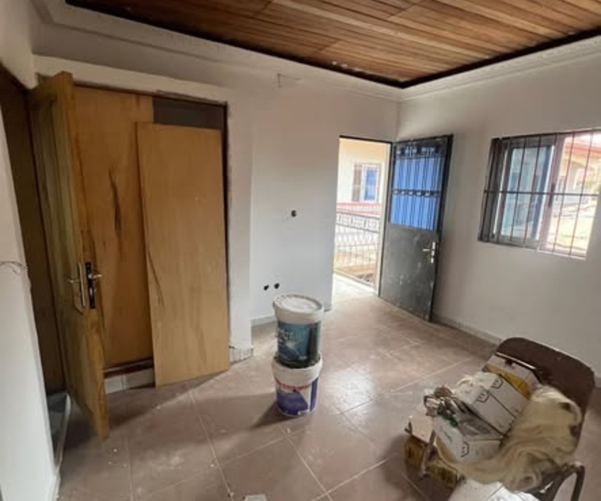 Série de 3 chambres modernes staffées à Nsam, Yaoundé
