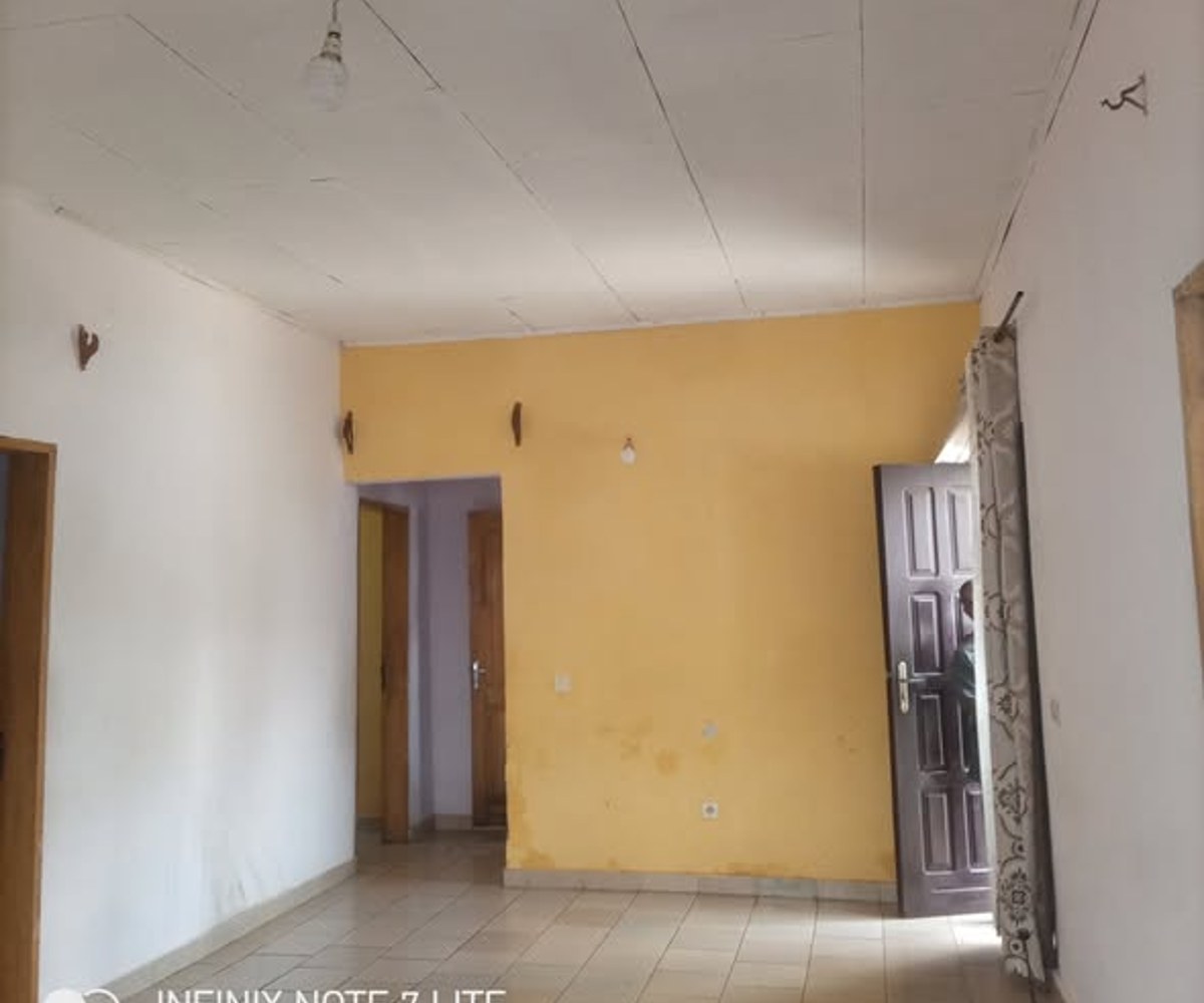 Appartement moderne à louer à Odza