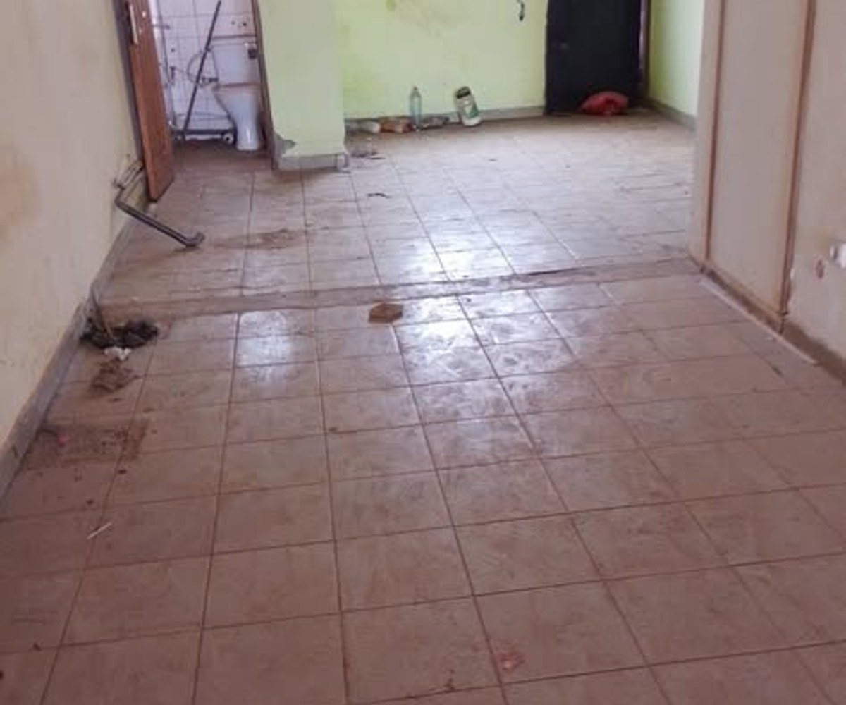 Emplacement commercial à louer à Yaoundé Ekounou