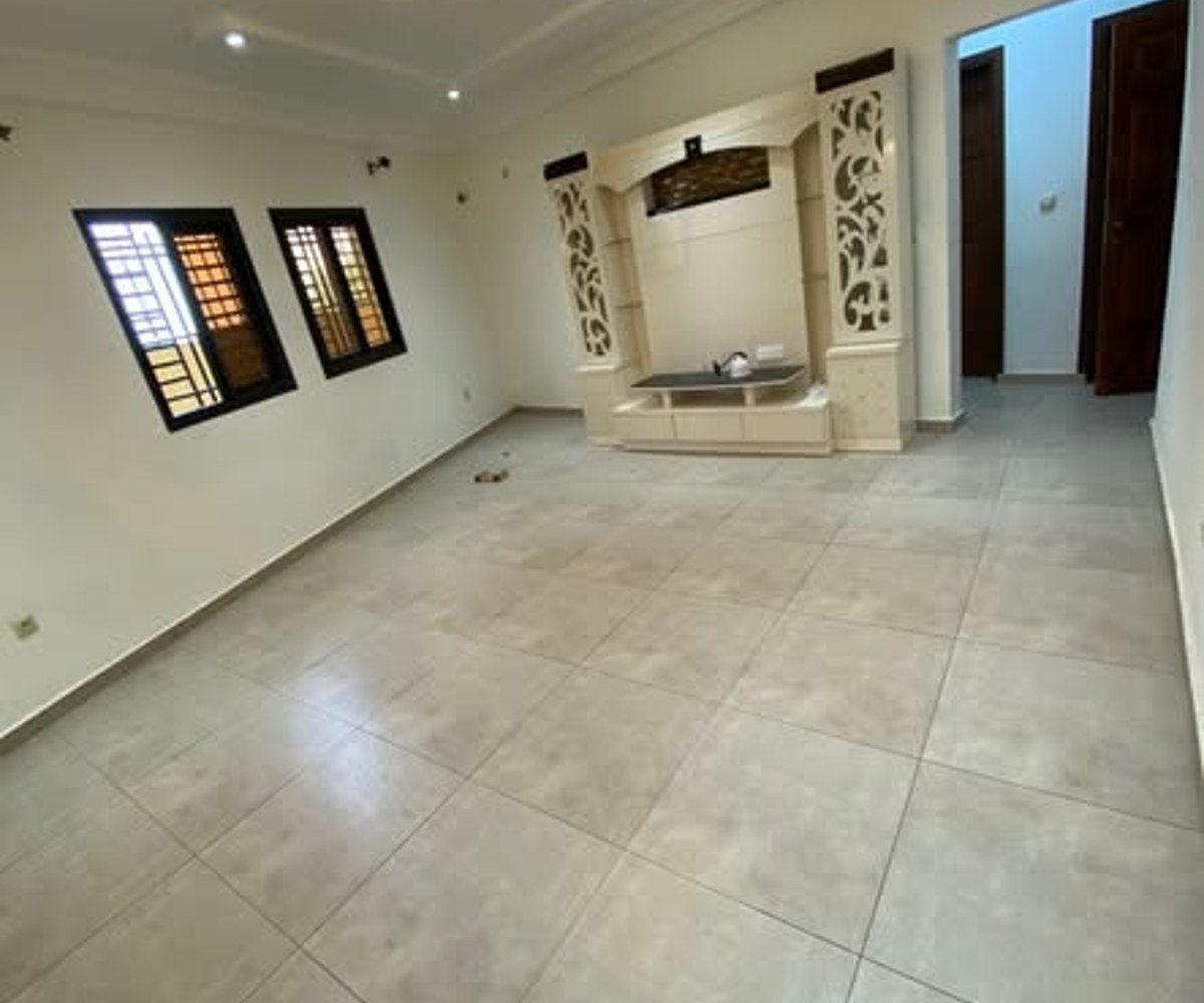 Appartement VIP neuf à Titi Garage