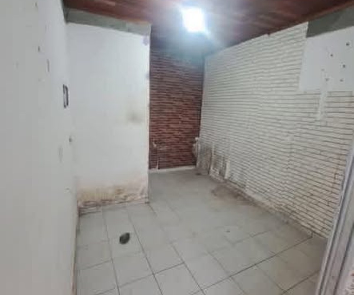 Chambre moderne à Odza petit marché