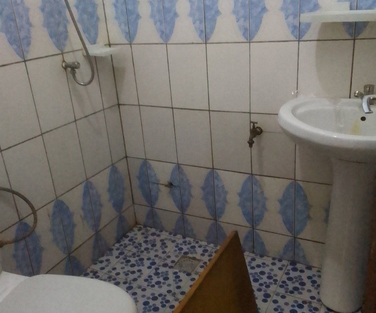 Grande chambre moderne à louer à Simbock - Badoumou