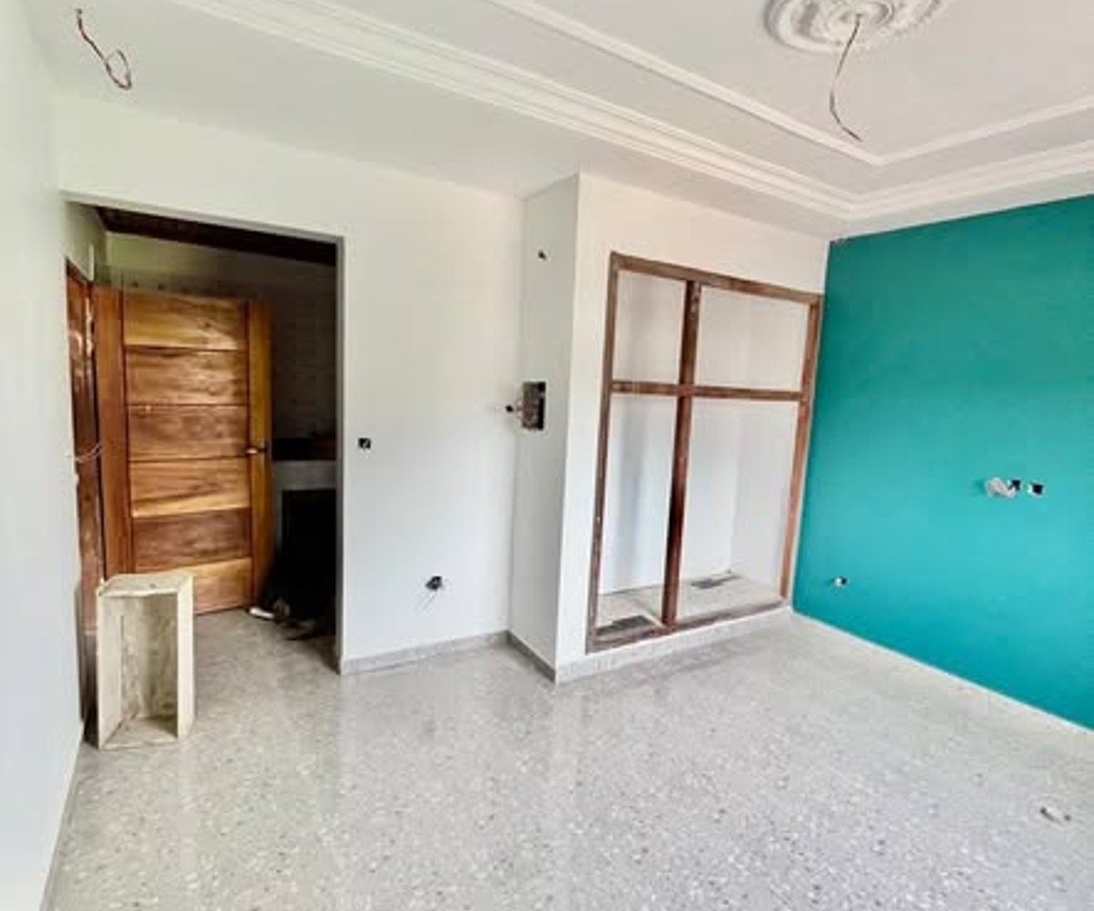 Chambre moderne 3 pièces à Omnisport, Yaoundé