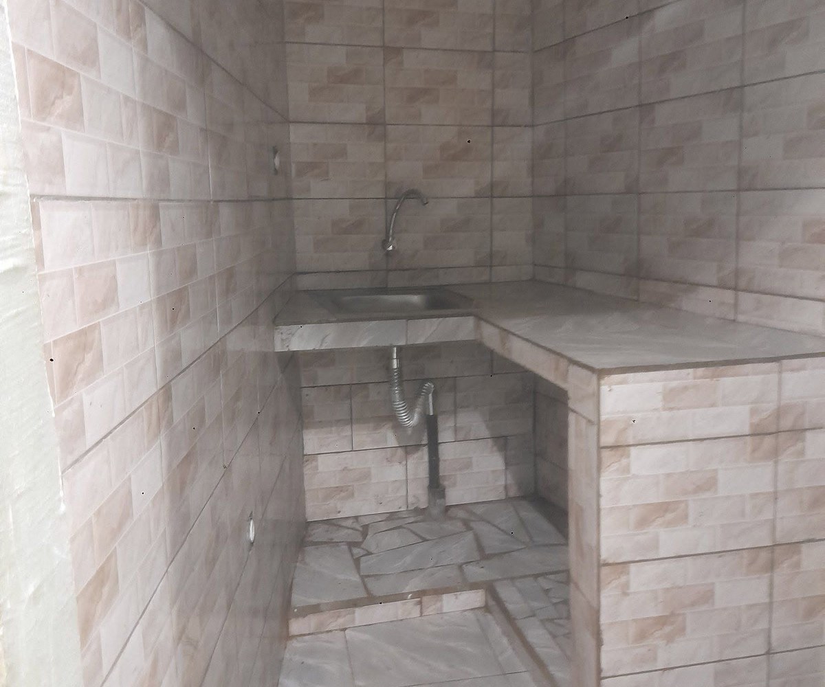 Chambre moderne avec cour et puit – Etoug-Ebe