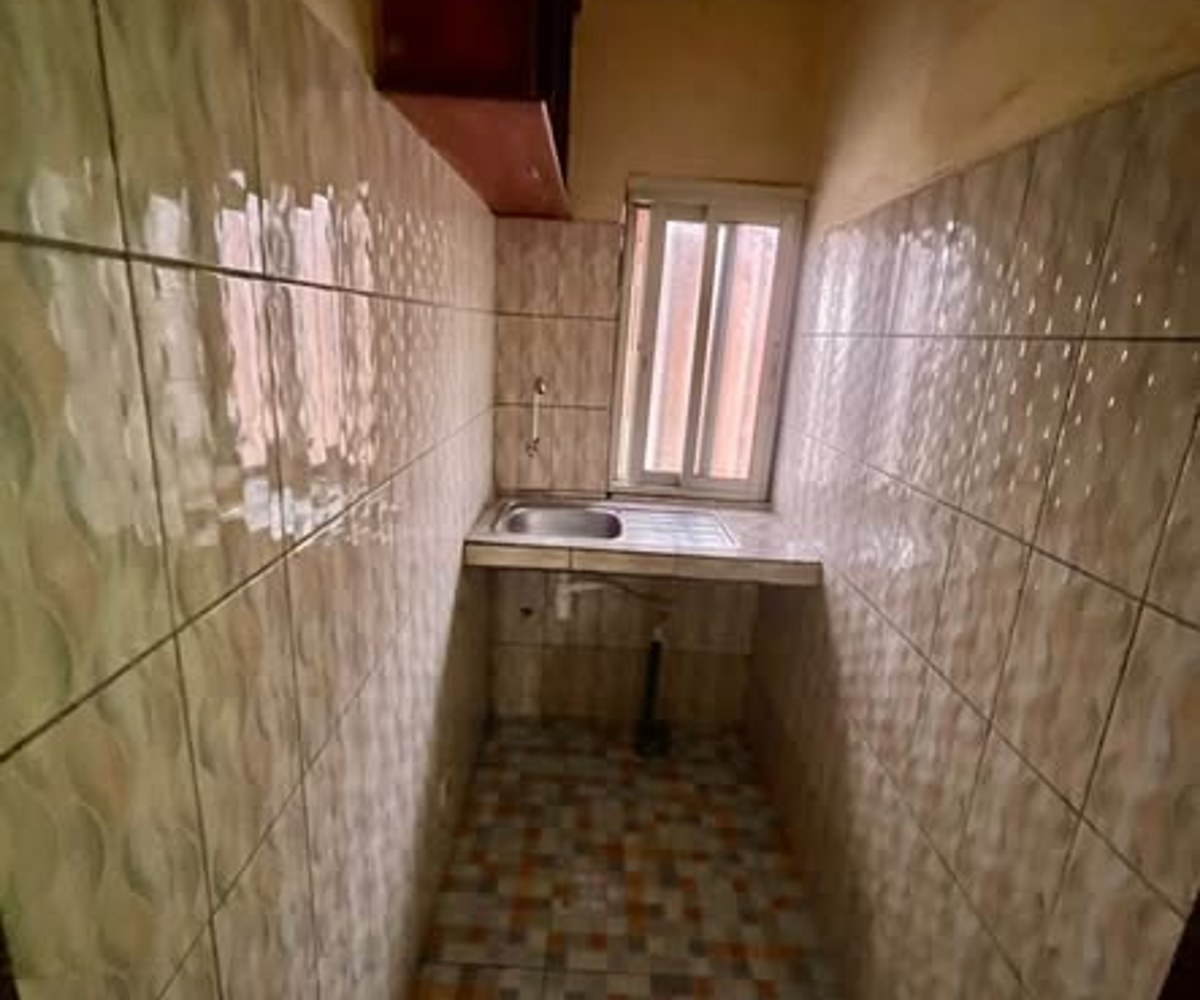Studio moderne à louer à Biyem-Assi