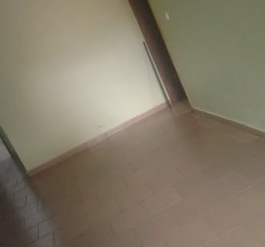 Studio staffé à Awae Carrière - 70 000 FCFA/mois