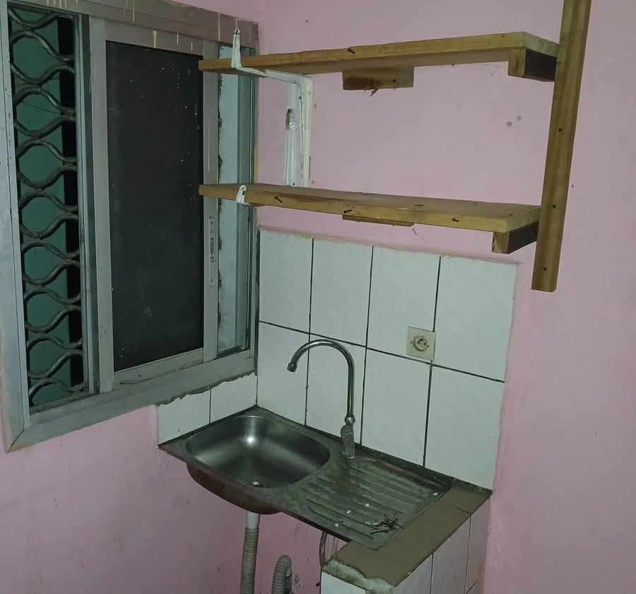 Chambre moderne à louer – Ndokoti