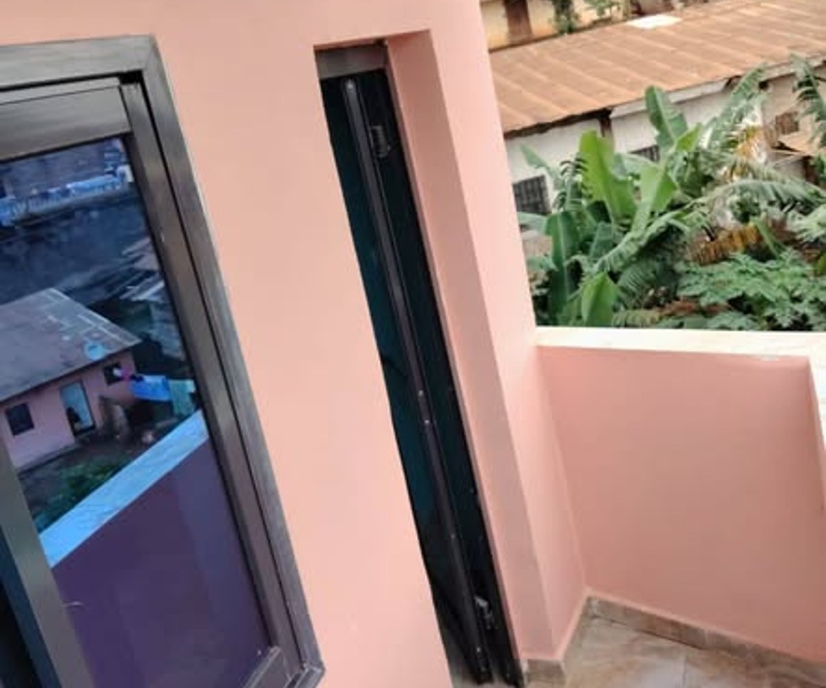 Studios neufs à louer à Ngousso