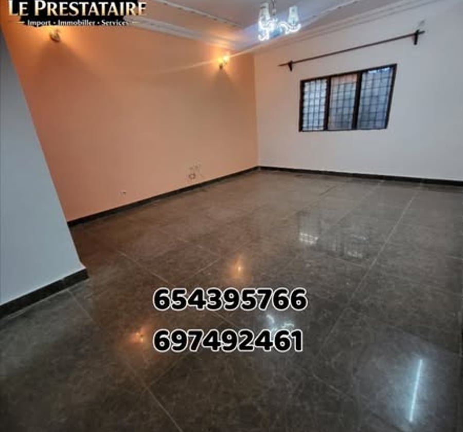 Appartement moderne à PK12, Douala