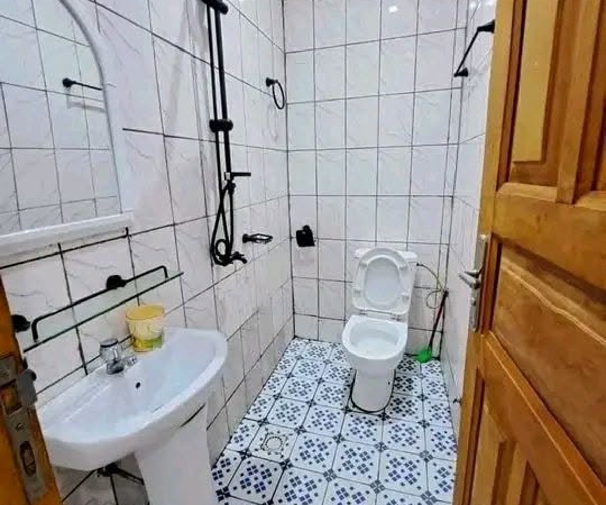 Studio moderne à louer à Ndokoti Tradex