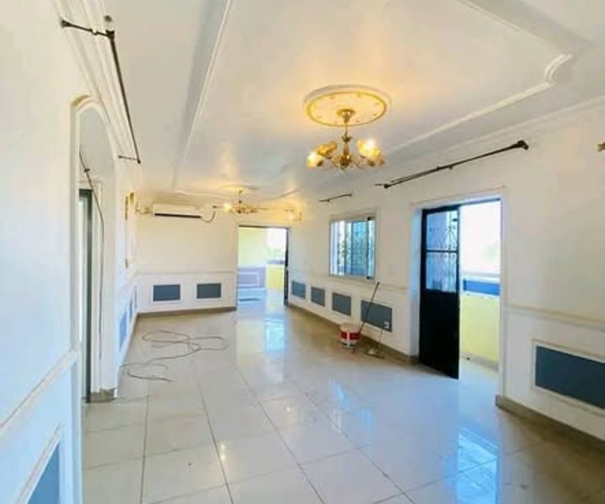 Appartement spacieux à Logbessou, 2 chambres, 2 douches, climatisé