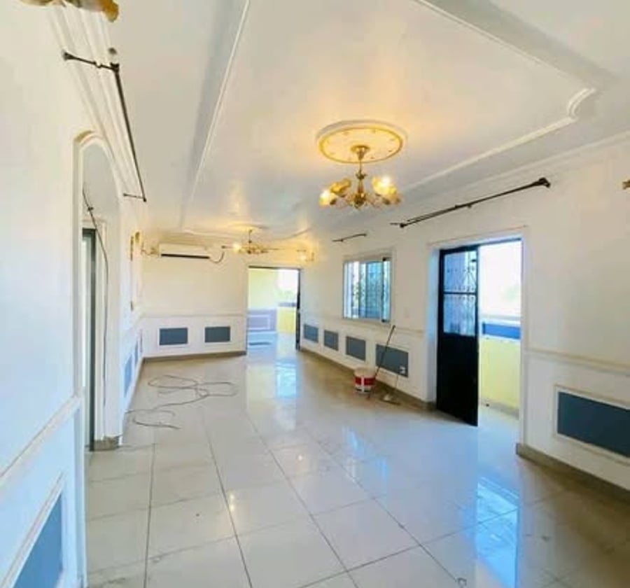 Appartement spacieux à Logbessou, 2 chambres, 2 douches, climatisé