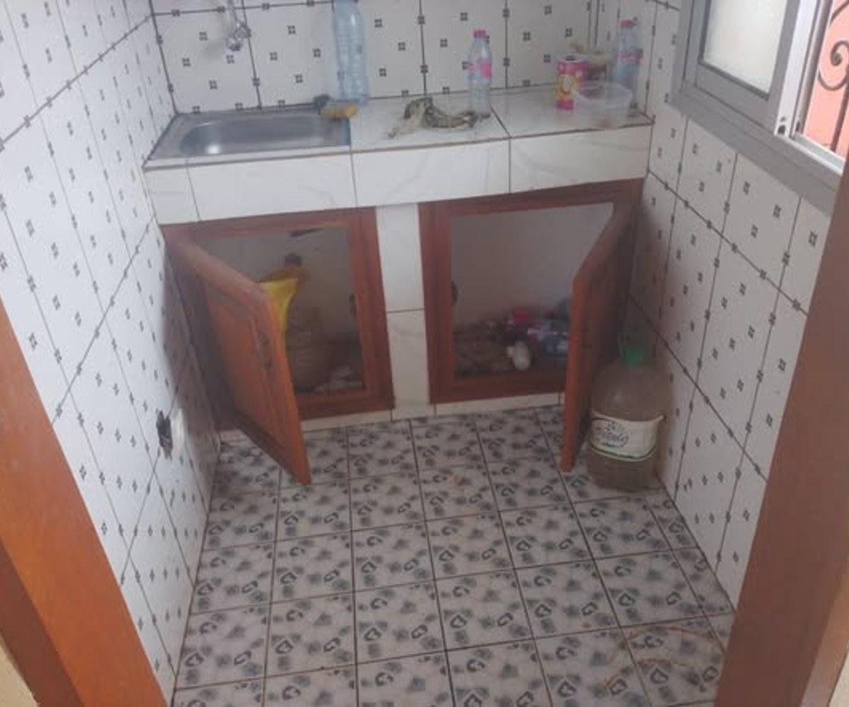 Grande chambre moderne trois pièces à louer - Essomba Yaoundé