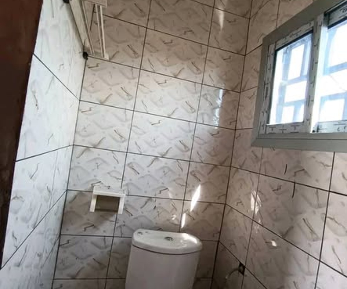 Chambre moderne neuve à louer à Bonaberi