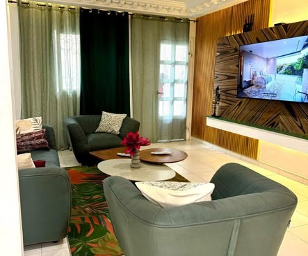Meublés à Bastos - Chambres, studios et appartements