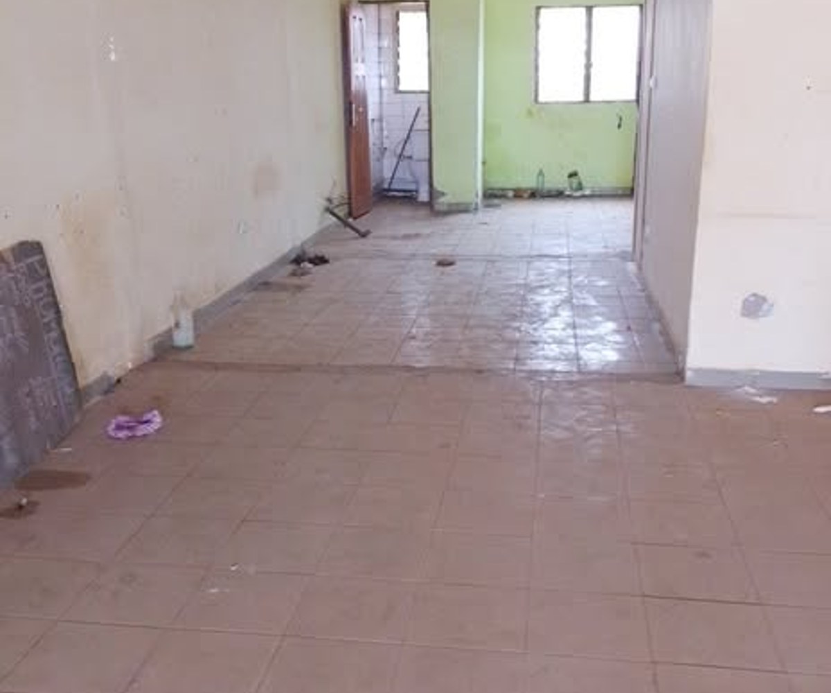 Emplacement commercial à louer à Yaoundé Ekounou