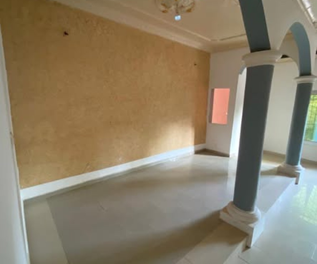 Maison individuelle moderne à louer - Odza, Auberge Bleue - 200 000 FCFA/mois