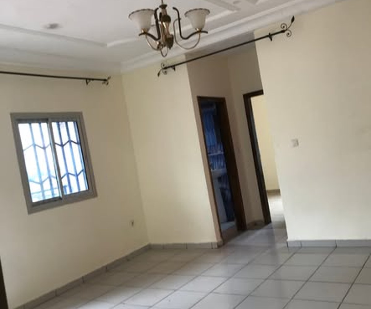 Appartement 2 chambres à louer à Nkoabang